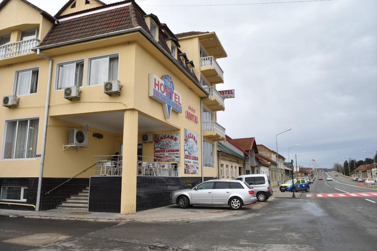 Casa Simescu I Hostel Caransebes Exterior photo